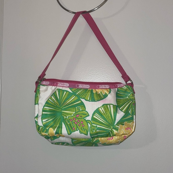 Lilly Pulitzer Handbags - Lilly Pulitzer x Le Sport Sac Hip Hop Hooray Shoulder Bag